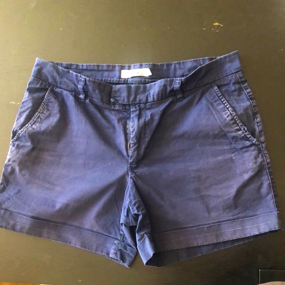 Blue shorts, good for summer days, no back pockets